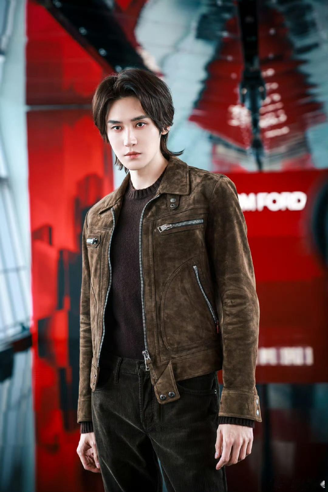 汪铎这张脸早该演现偶了 从古装美人到现偶男神，汪铎的颜值适配度满分！这张有着冷感