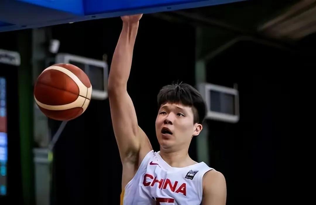 姚明在节目中坦言：不希望杨瀚森进入NBA，因为这样CBA联盟就没有球星了。
当然