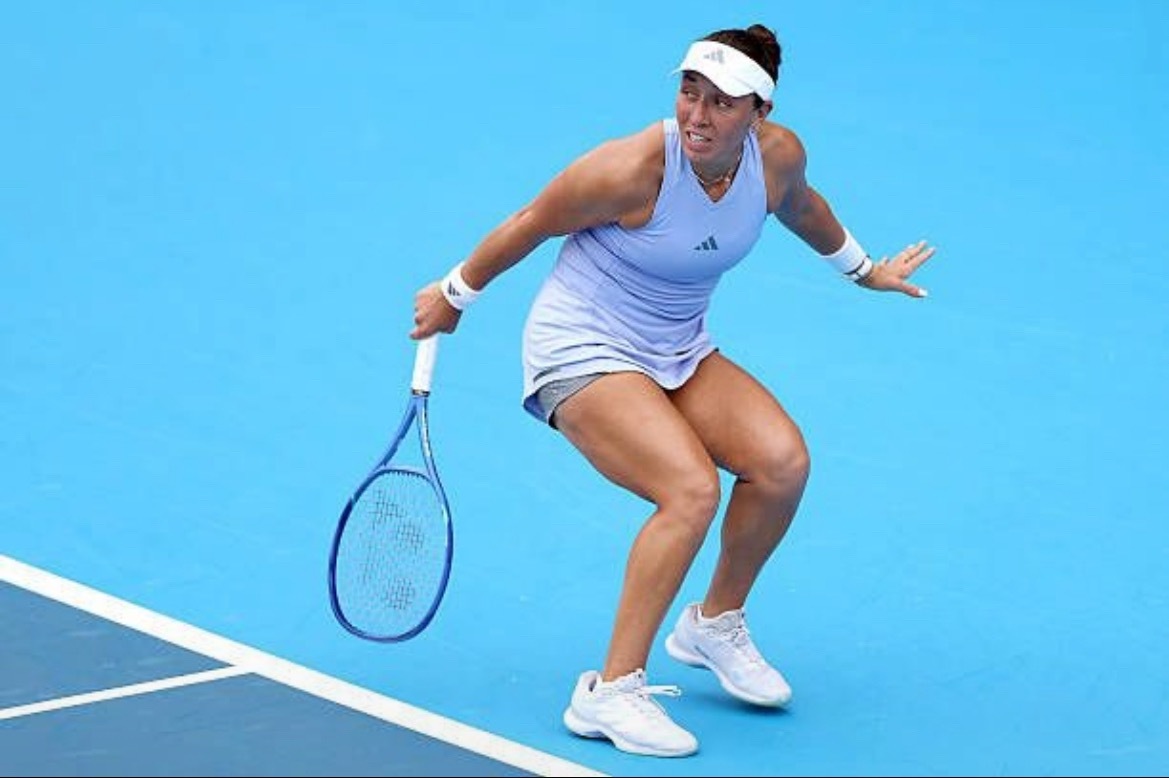 体育大赏 杰西卡·佩古拉6-4 2-6 7-6(4)险胜阿尼西莫娃，晋级2026