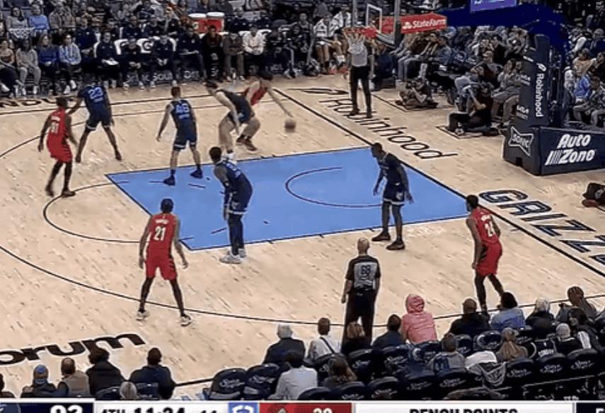 杨翰森生涯首次首发！出场时间创新高，面对扎克伊迪奉献爆扣

在12月08日开拓者