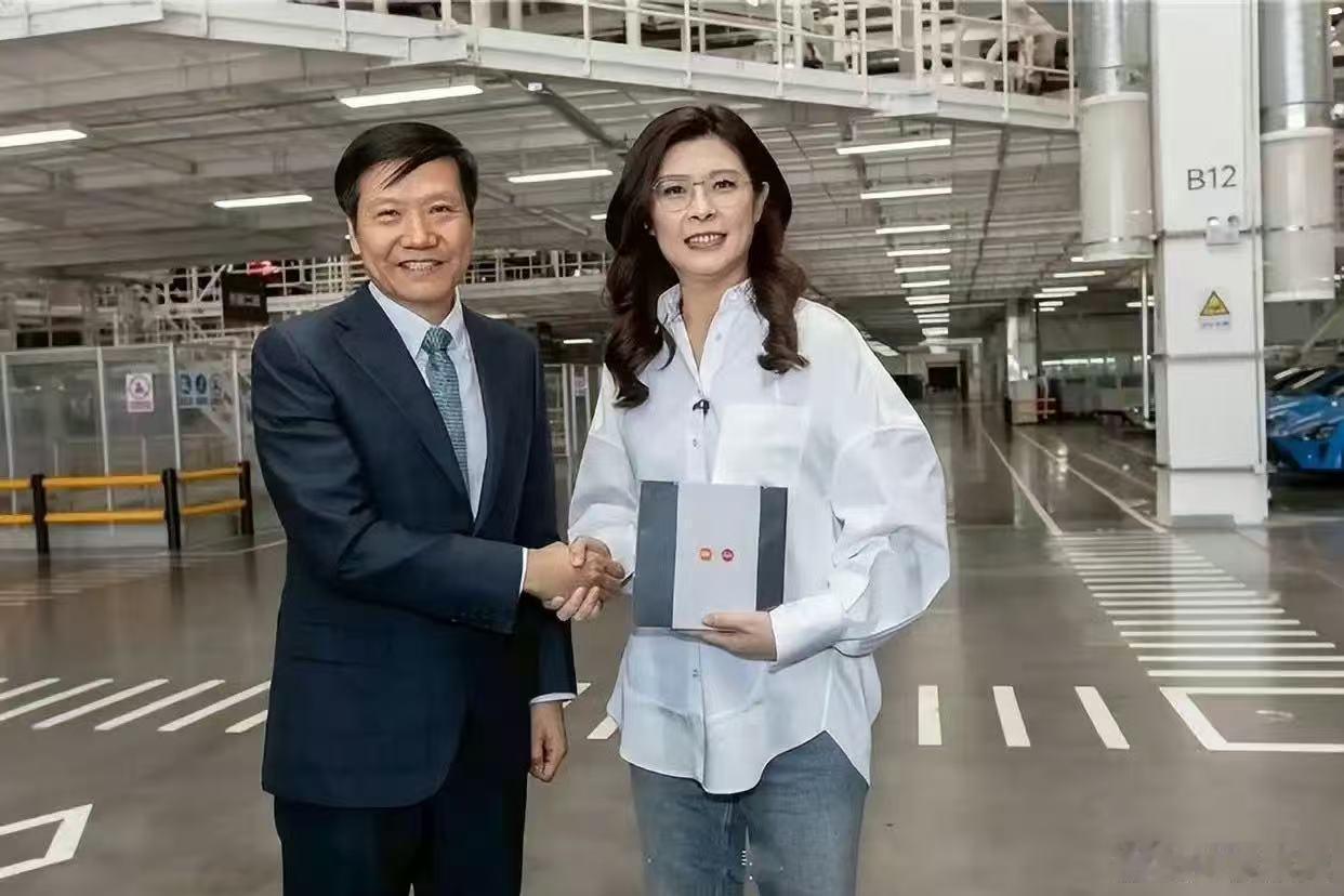 小米最近这波国际排面，真是拉满的感觉！从郑丽文到西班牙首相，再到阿联酋阿布扎比王