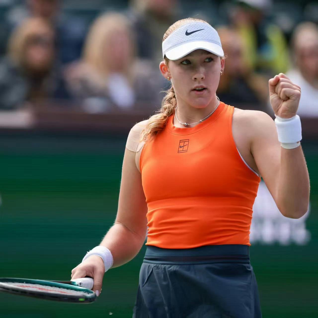 米拉安德烈耶娃职业生涯首进印第安维尔斯四强WTA1000迪拜冠军以一波10连胜淘