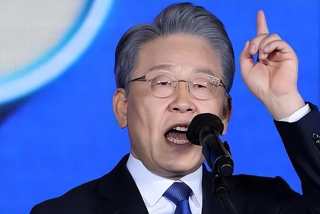 韩国股市跌得最惨的这段时间，李在明却对华递出了最有诚意的橄榄枝。


近期韩国存