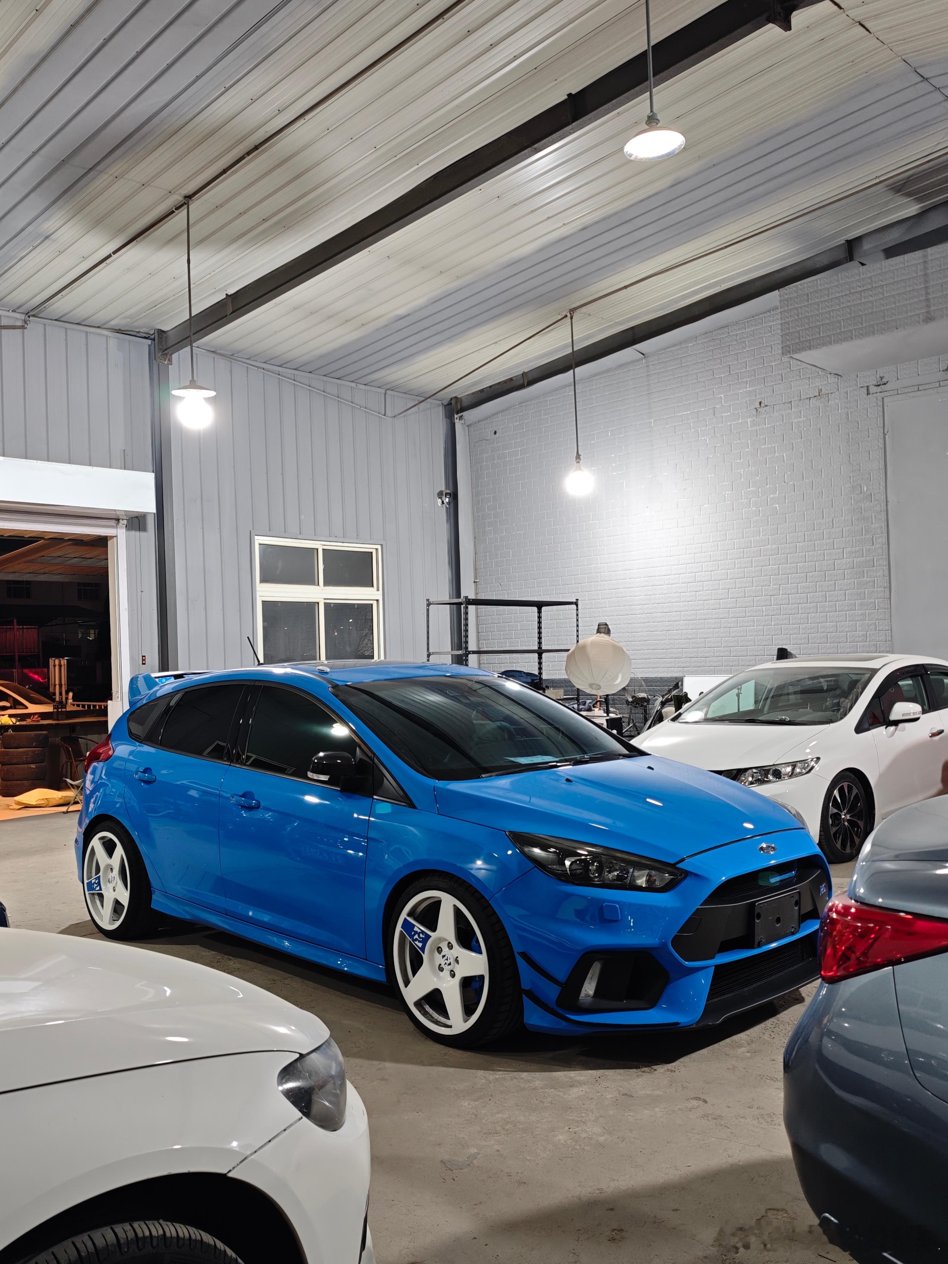 老马在路上马力玩聚 RS明天就要交付车友了今天再看一眼吧福特当年做的最巅峰的钢炮