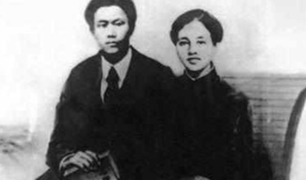 蔡和森与向警予分手后，留在莫斯科担任中国共产党驻共产国际的代表。此时的蔡和森可谓