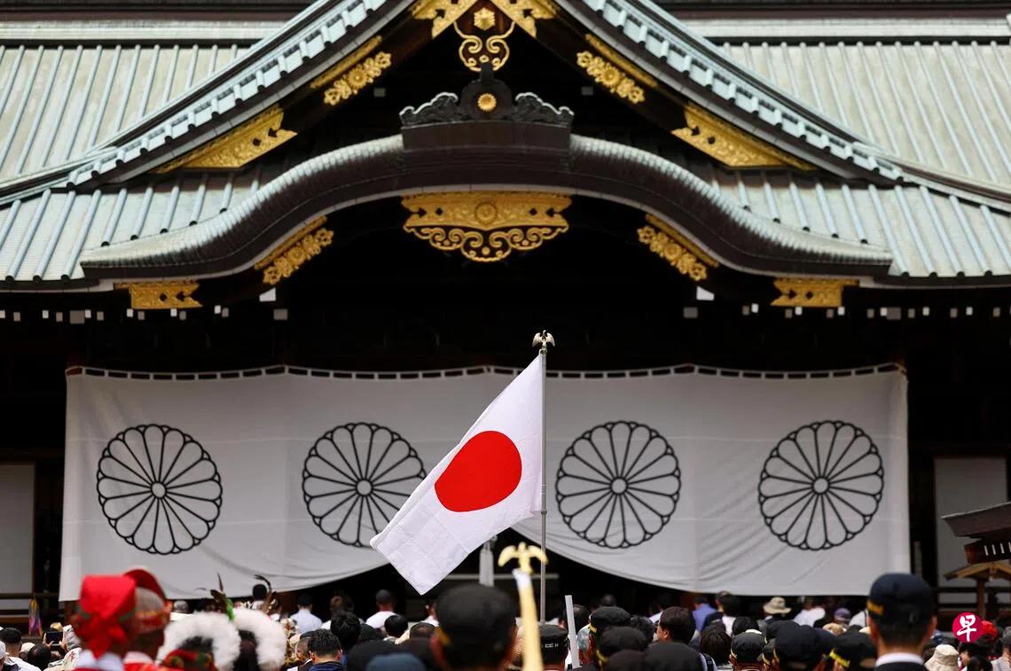 针对日本多名政要在二战结束81周年纪念日参拜靖国神社，首相高市早苗供奉祭祀费。我