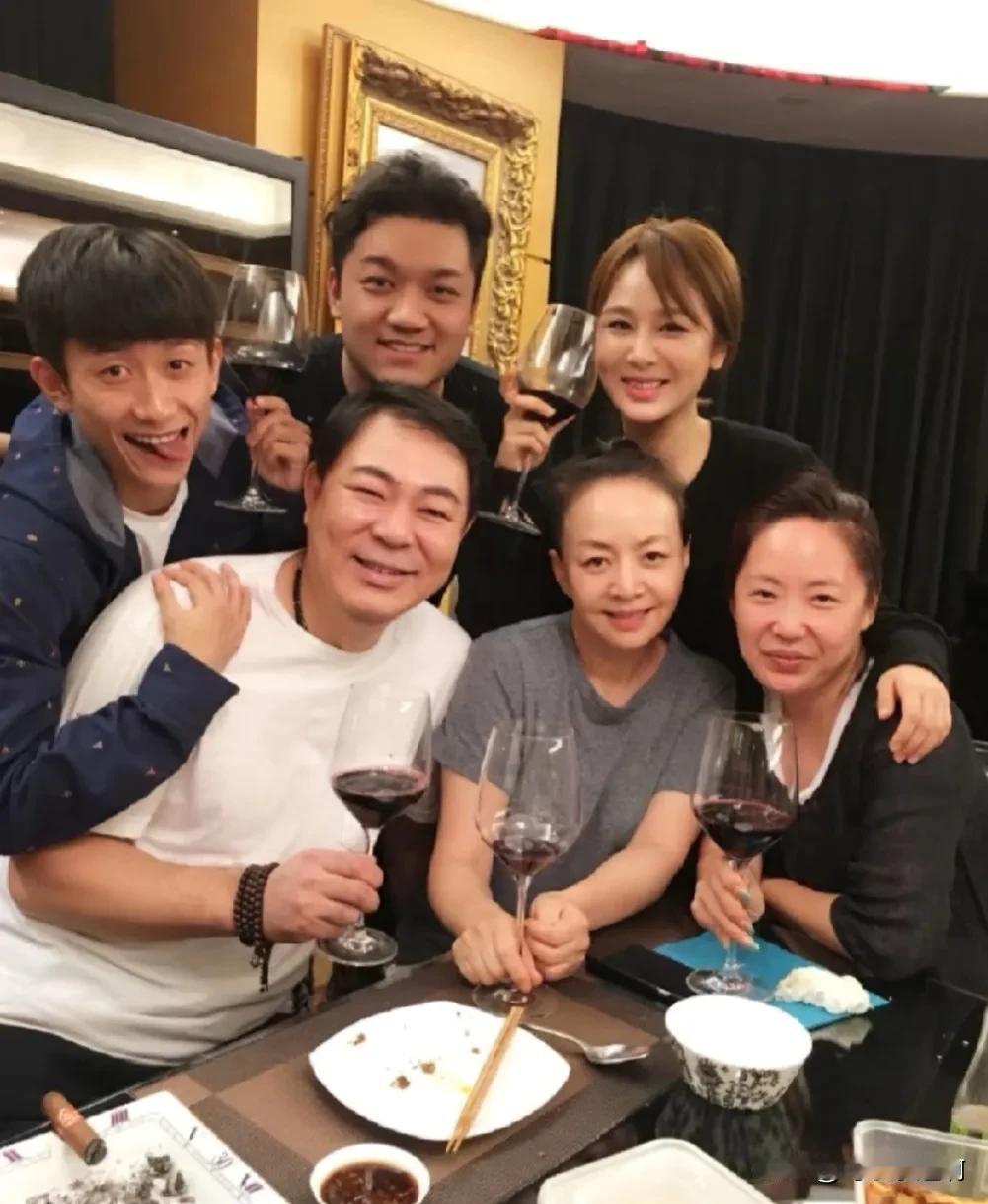 听说家有儿女将开拍，
原班人马全员回归。
有点美好存在记忆里就好！
再拍未必能带