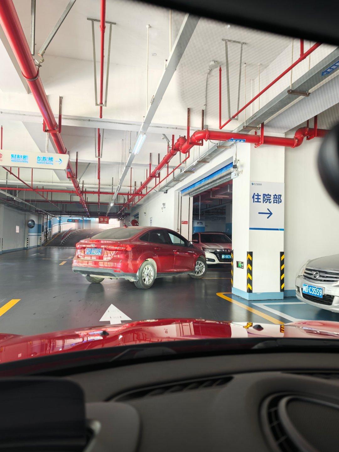 MINI这个车确实省油啊，连性能款都可以在城市通勤的情况下，平均8升每百公里。果