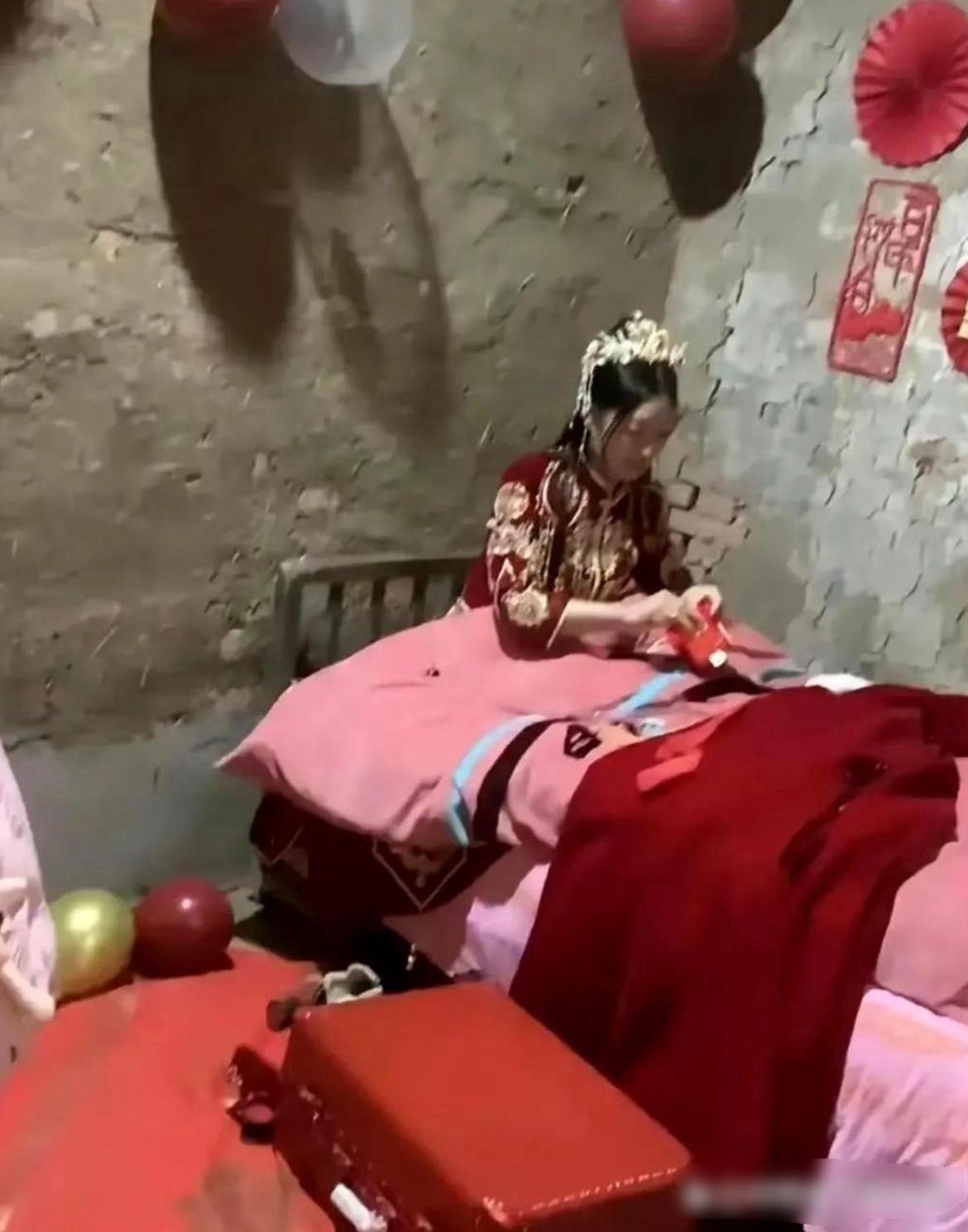 这个环境新娘也能笑的出来！