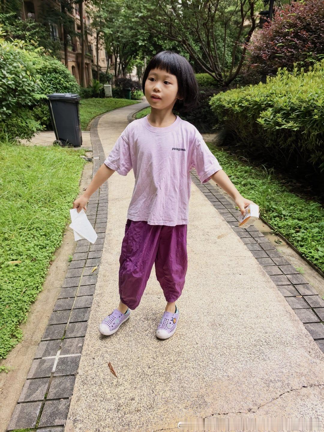 希望天气一直这么舒服妮娜一家饭团团日常