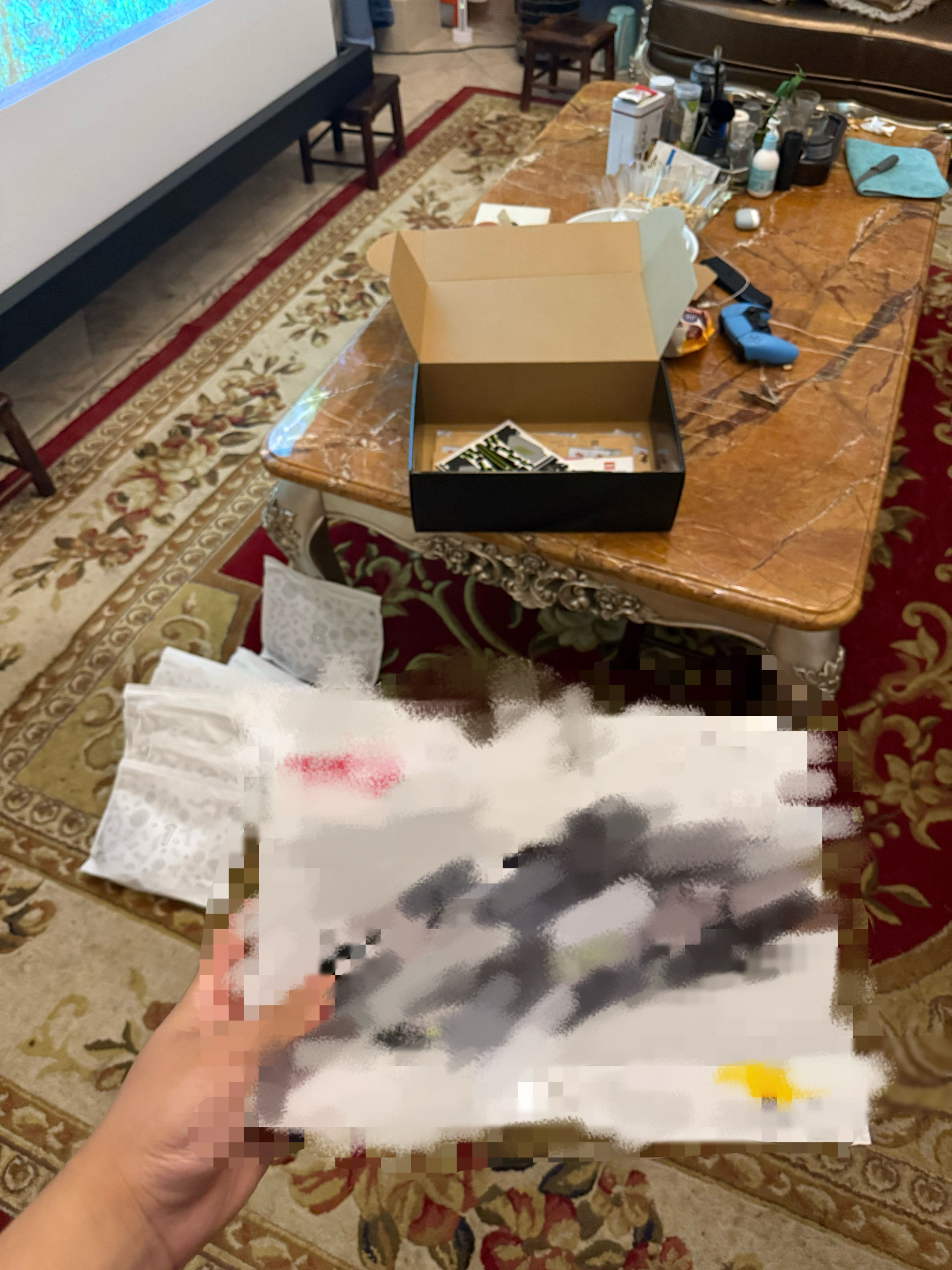 收到神秘包裹[并不简单]本来B站做了几期大视频得放一放了。专心干神秘包裹 ​​​