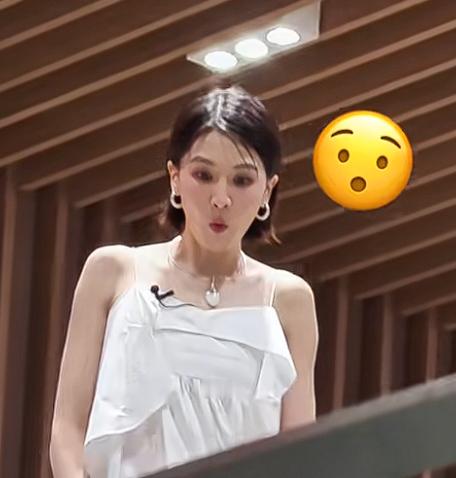 曾沛慈 💗曾沛慈对自己的人气一无所知拜托沛慈就留在内娱吧，全内娱无代餐。可帅可