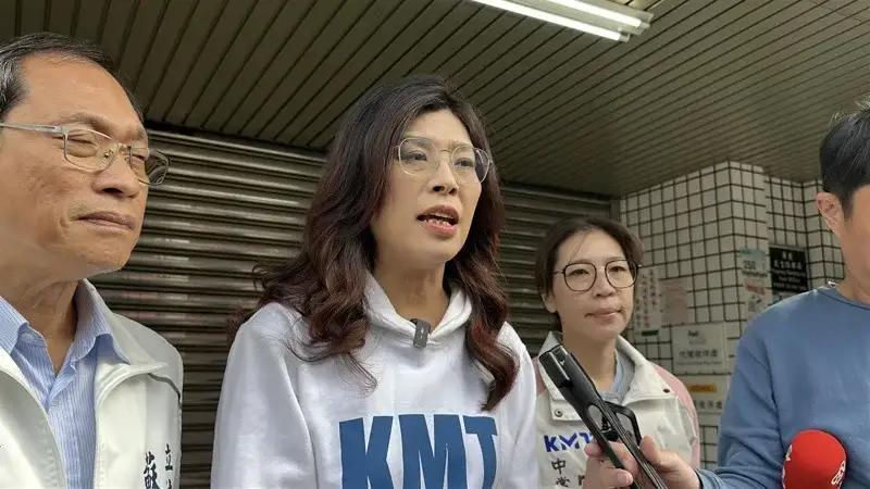 郑丽文现在是台湾政坛的核心人物，她是中国国民党主席。
 
她不是突然冒出来的政客