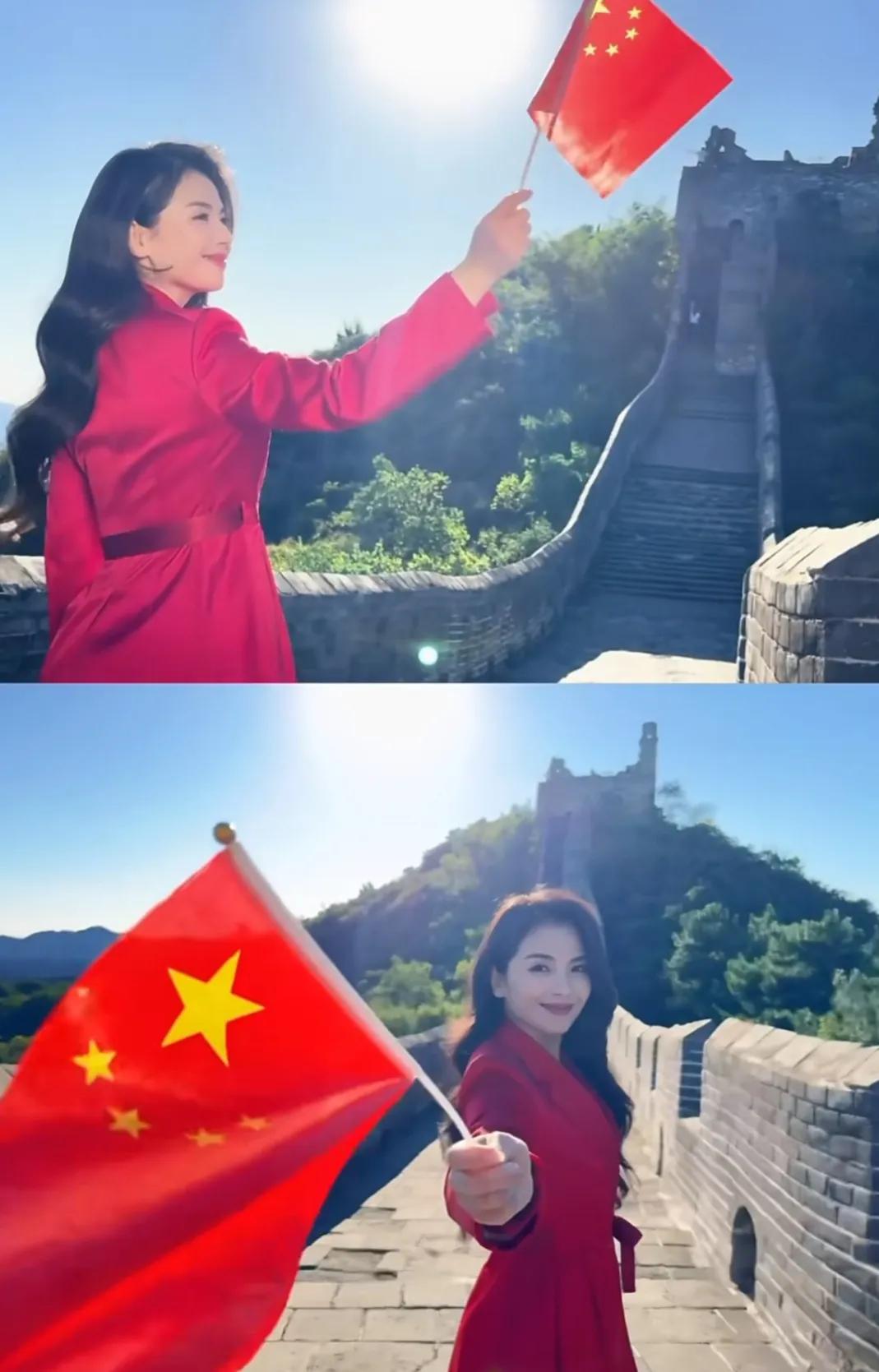 刘涛十月一日游长城。一身红装[赞]好喜欢刘涛很大气很国泰民安的长相[赞]