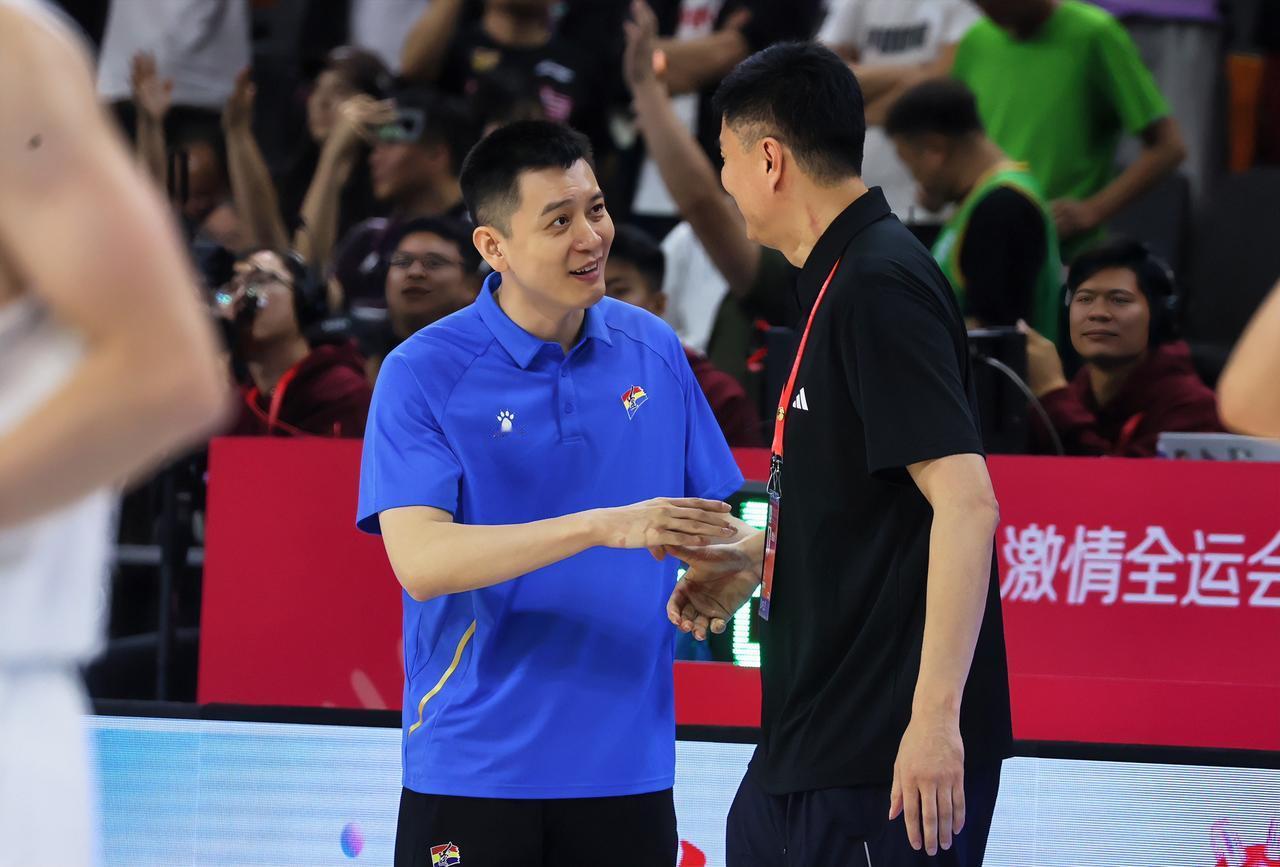 杜锋：鸣哥，只赢你30分，够给面子了吧？？
杨鸣：得了吧你，要不是我第三节撤下主