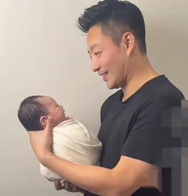 哎哟，怪不得小玥儿会变呢！
汪小菲是真心疼闺女，还是怕网友说他不够好？
说真的，
