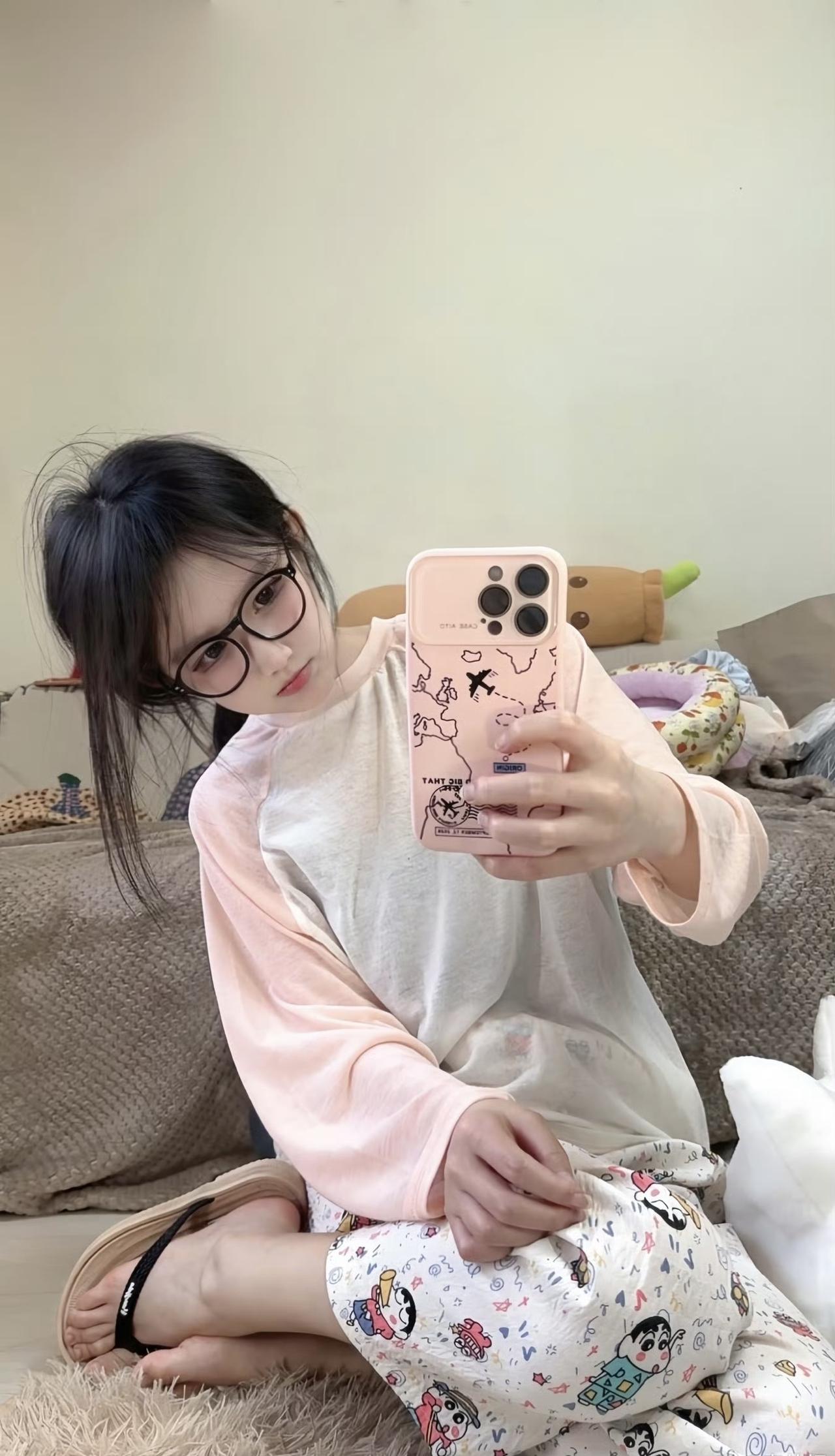 天然美女？那可是真正的‘清水出芙蓉，天然去雕饰’啊！