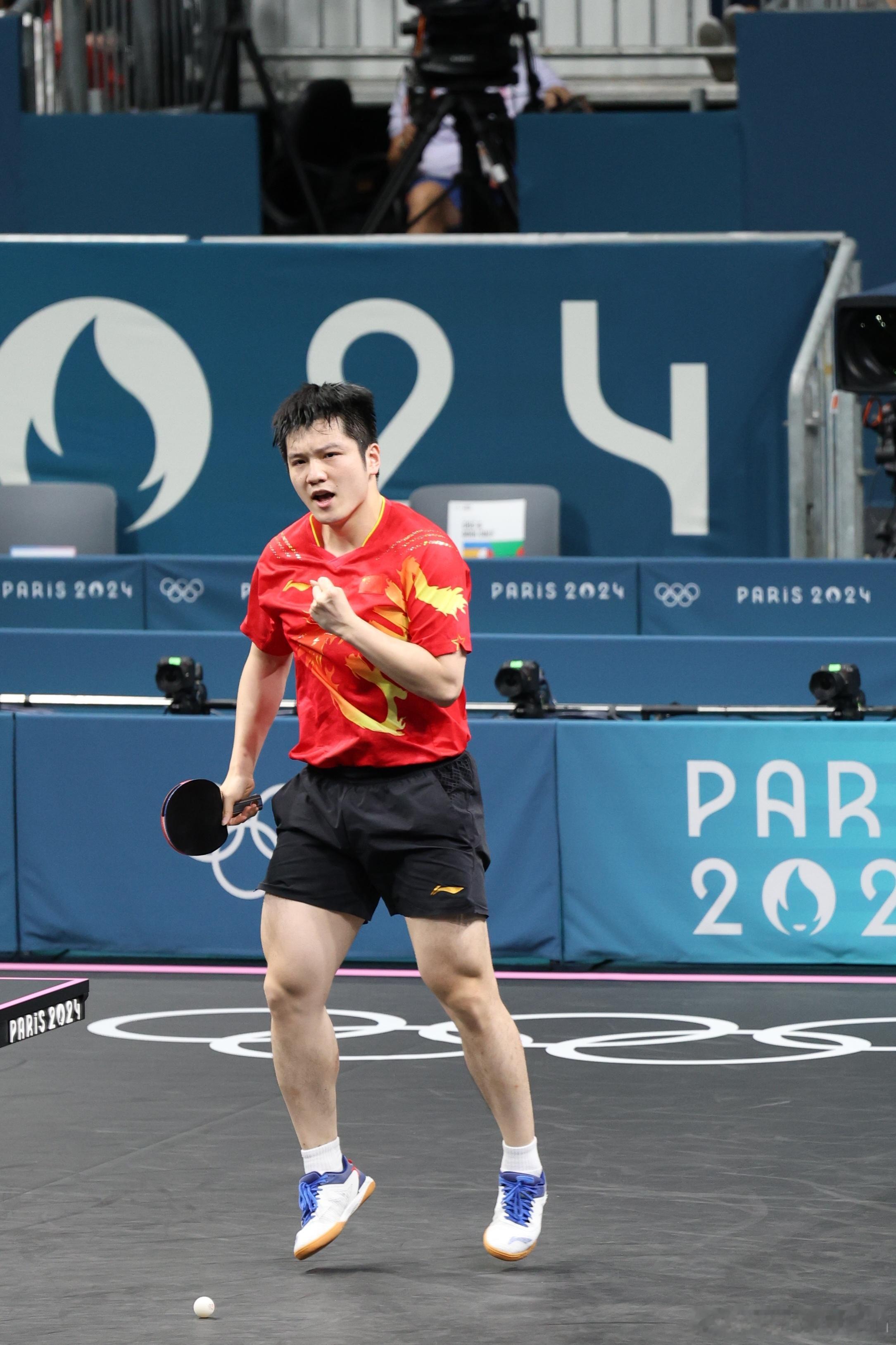 樊振东球迷喊话东哥赛场见真的想见到在赛场上挥斥方遒的樊振东 ​​​