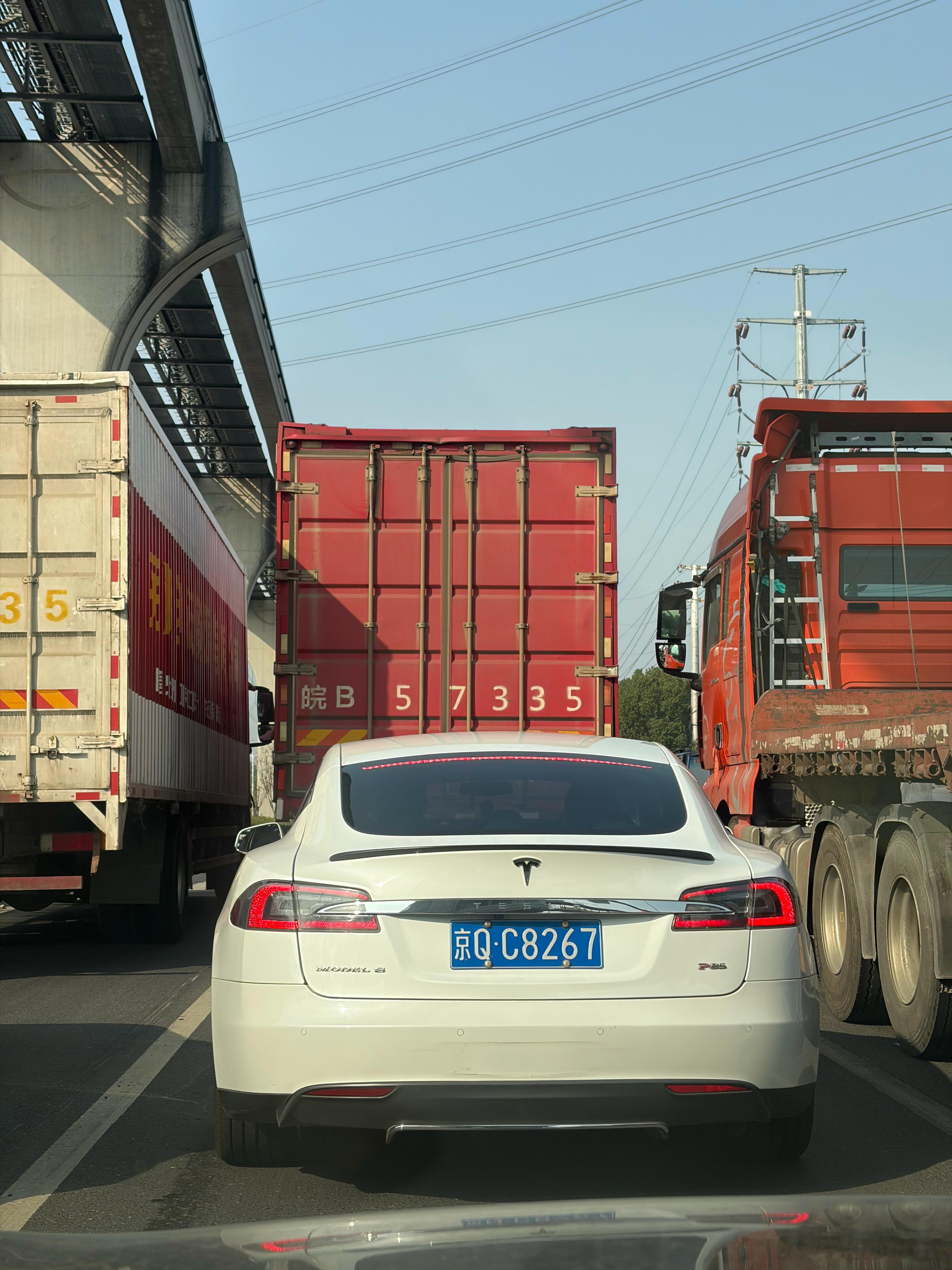 现在少见的蓝牌特斯拉models 