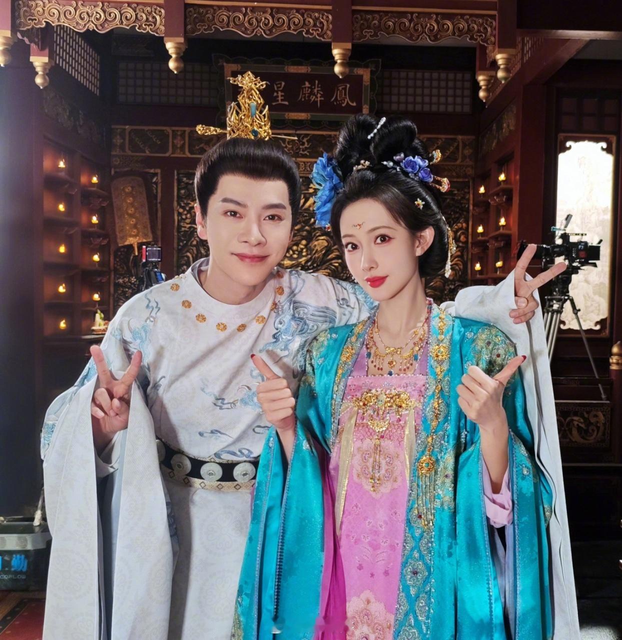 八年之约，今日圆满杀青。从《那抹属于我的星光》里的精彩碰撞，到《尚公主》里的全新