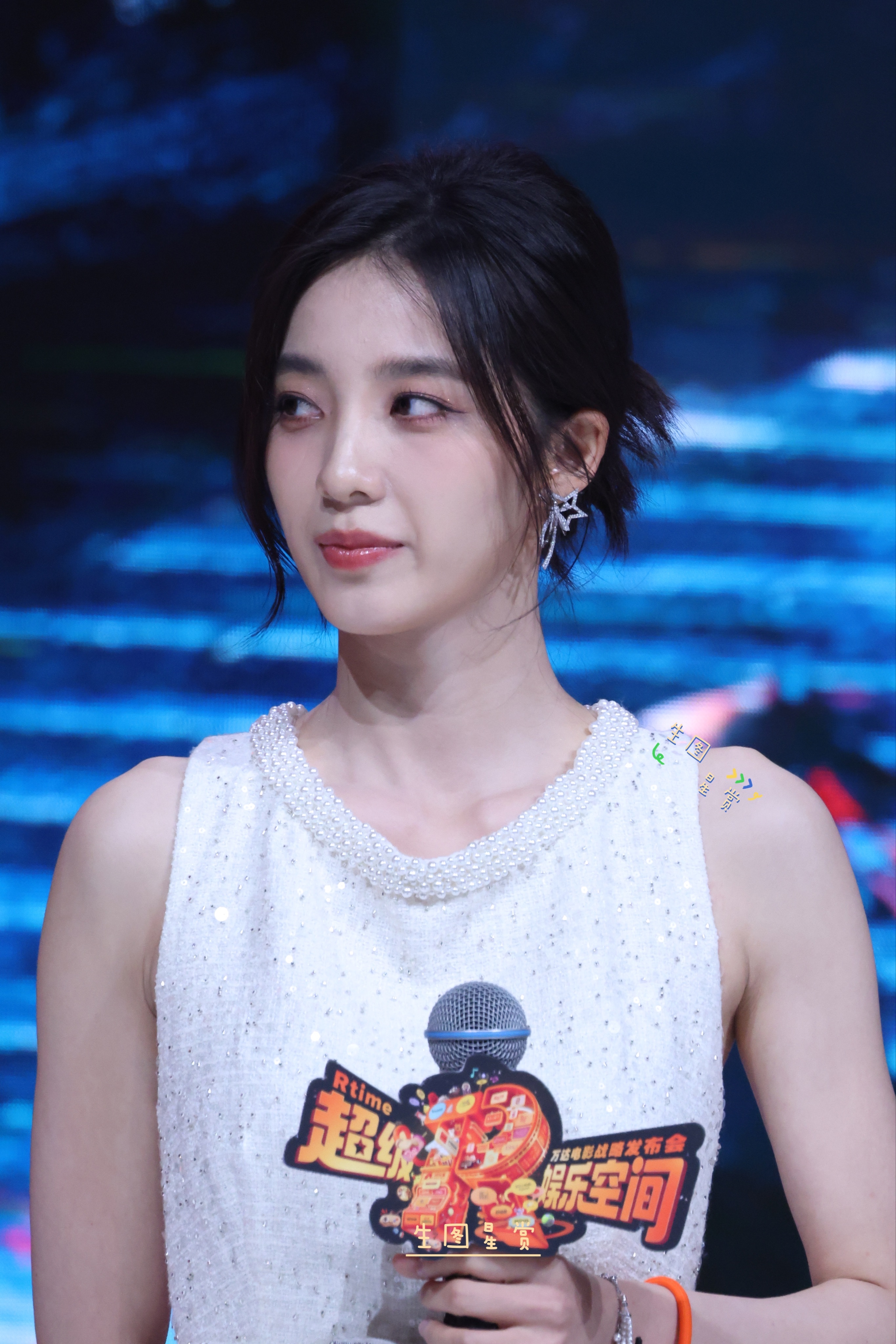 万鹏250616超级娱乐发布会返图，氧气美鹏，笑靥如花🌸🌷网剧万古最强宗万鹏