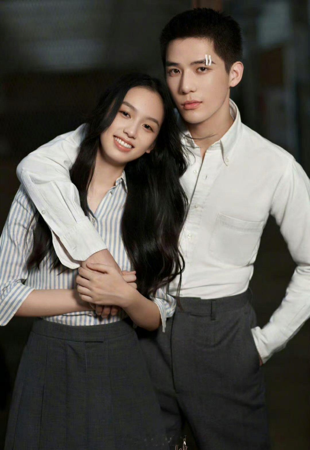 双人杂志周也王安宇[抓狂][抓狂]俊男靓女简直不要太养眼[舔屏] ​​​
