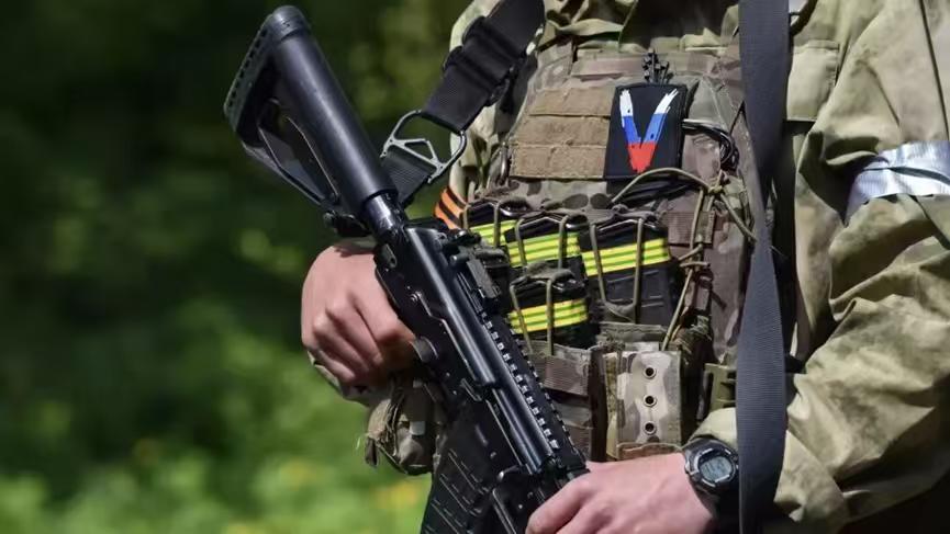 不用乌克兰割地求和，俄罗斯自己就能把顿巴斯打下来！俄总参谋长官宣：完全解放卢甘斯