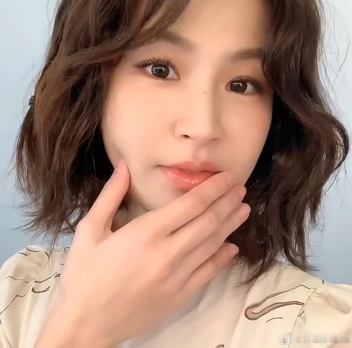 刘烨推荐曾沛慈来合伙人感觉刘烨邀请了每一位浪姐来参加合伙人，第一期就请曾沛慈姐姐