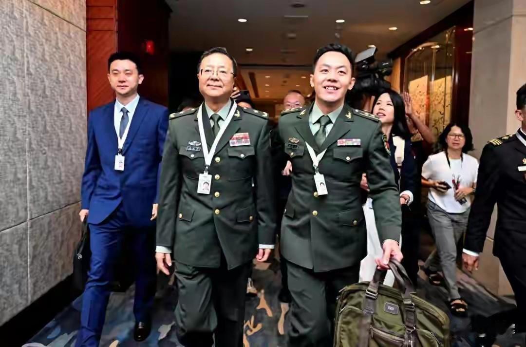 香会结束中方代表团回国，日菲防长却把“脸”丢在了新加坡
5月31号当天晚上在新加