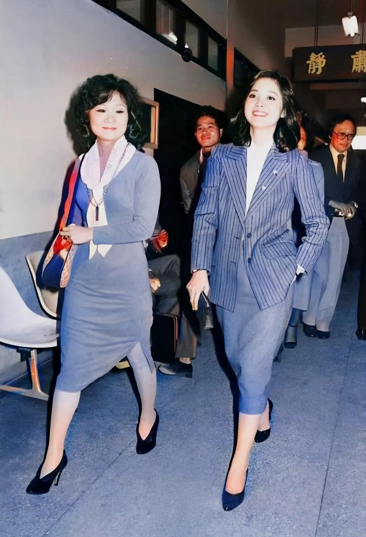 1981年，28岁的邓丽君现身法院，挺胸阔步，笑容明媚，谁能想到她是以被告身份出