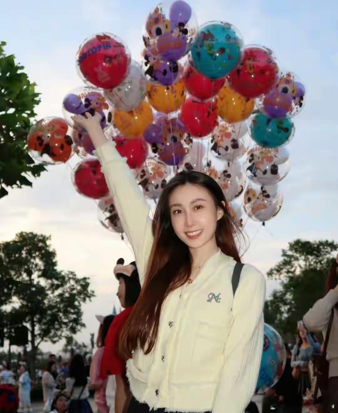 水均益当姥爷！女儿水亦诗生女，前妻罕出镜，女婿是小7岁的邹阳！！！ ​​​