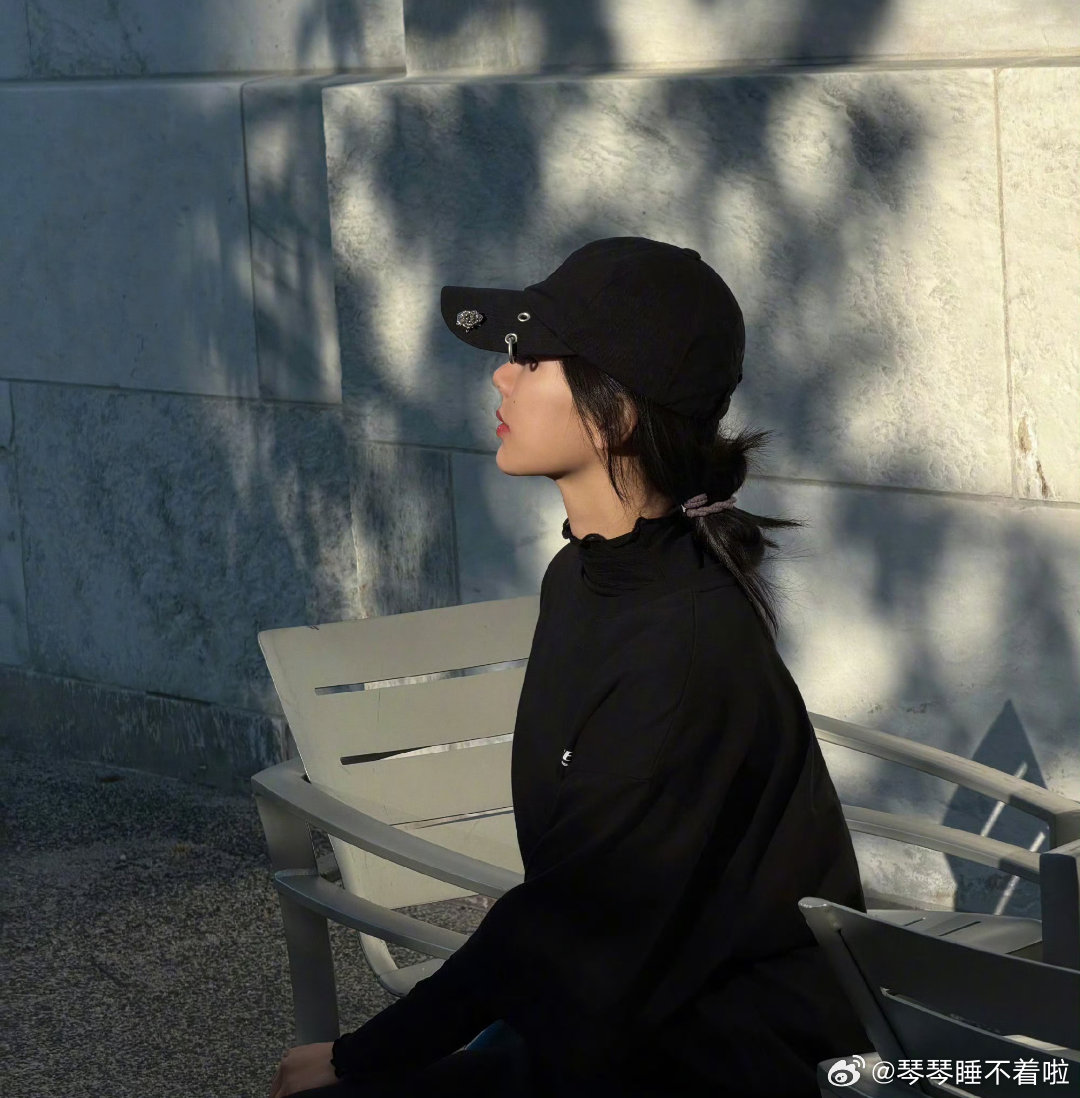 杨紫给杨紫的七夕星河情书  「紫米的星河」营业中 思念溶于海洋，星河凝聚爱意化成