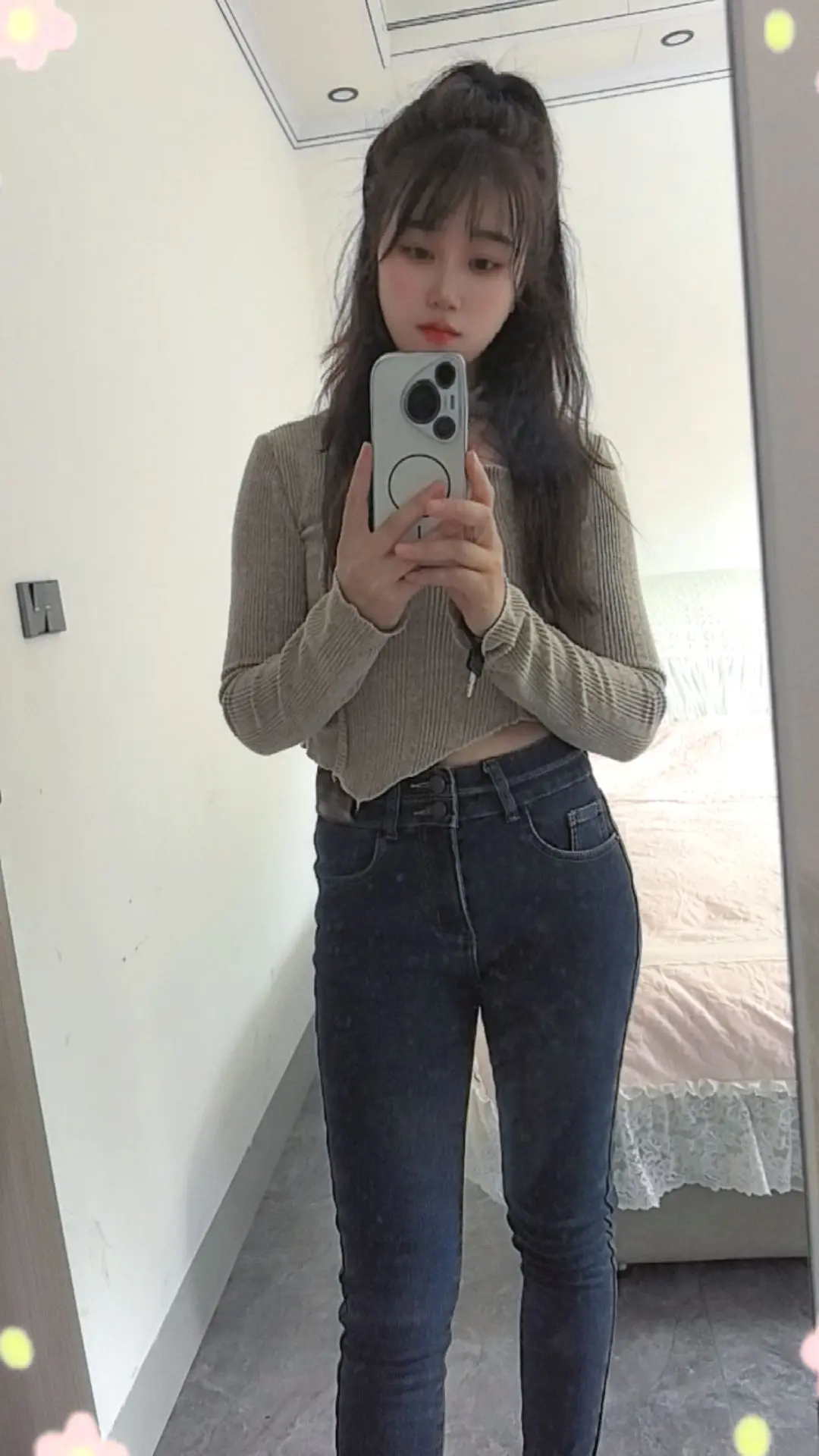 我逃了许久，拒绝了好多人，直到遇见你，我才开始动摇，相信你会一直偏爱我...