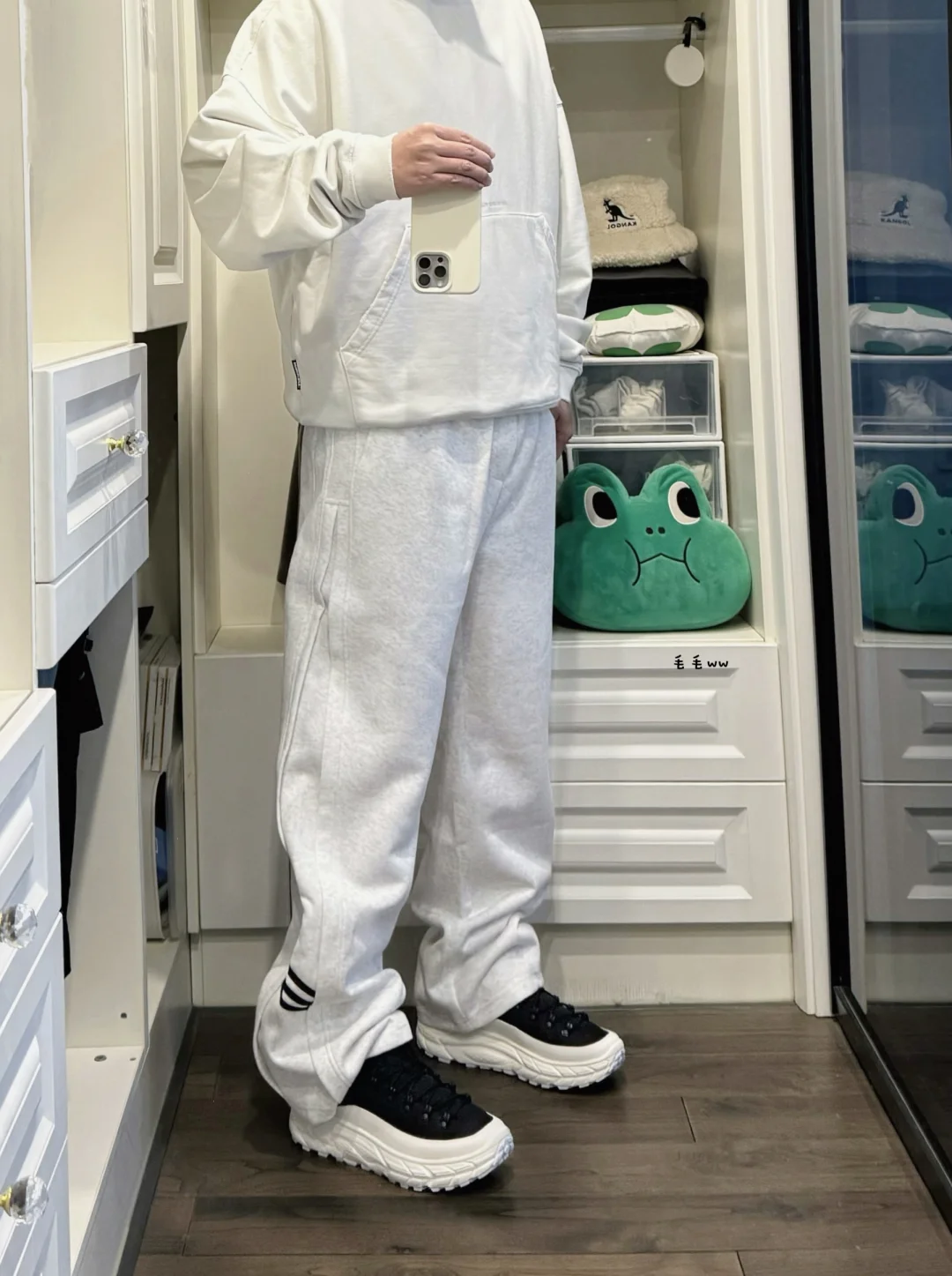 直筒卫裤｜灰色系穿搭