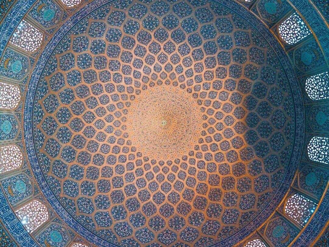 伊朗艺术 | 穹顶之下(2)文明是脆弱的，但美具有韧性。一个个穹顶如同万花筒里边
