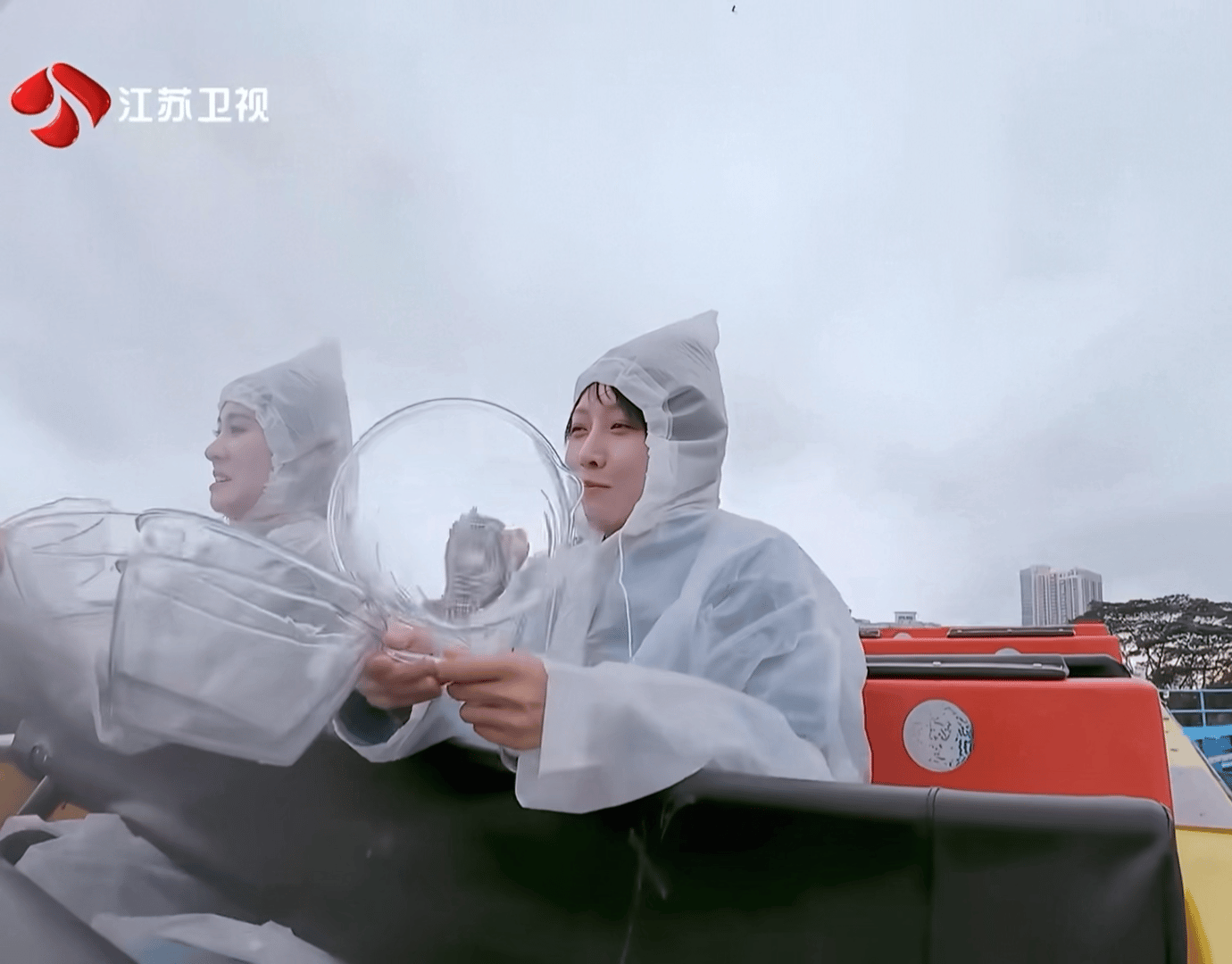 虽然昕昕很害怕，但实在萌的我嘴角上扬刘雨昕音你而来