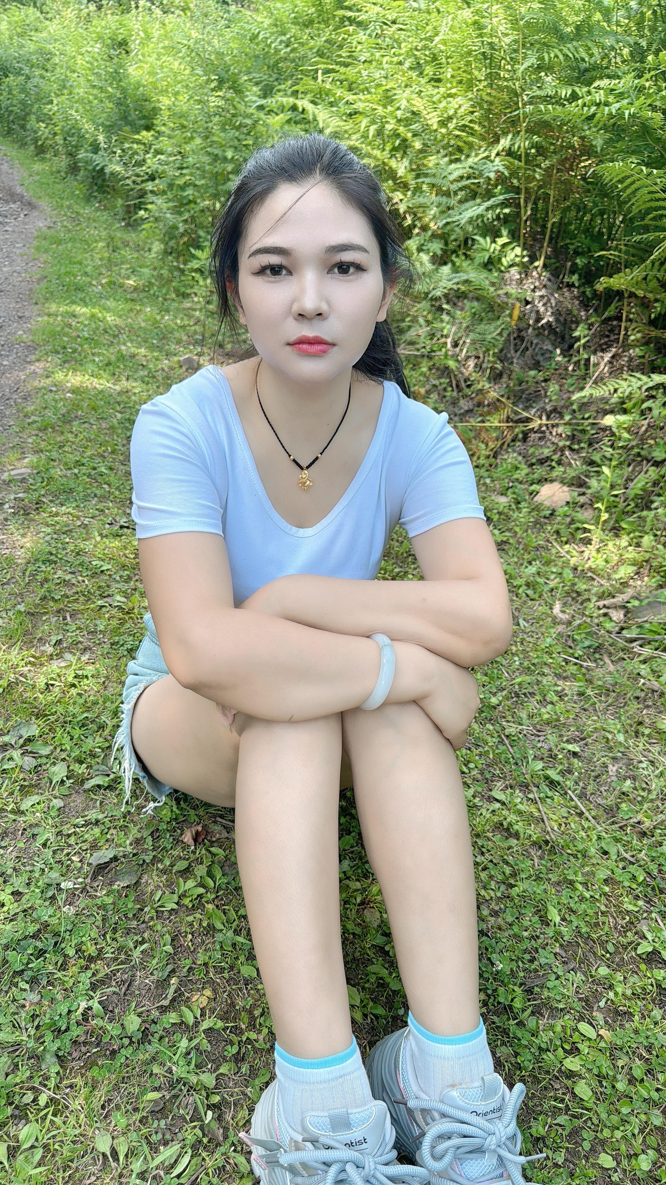人这一辈子，无论遇见谁，绝非偶然，前世的因，今世的果，都是命中注定，前...