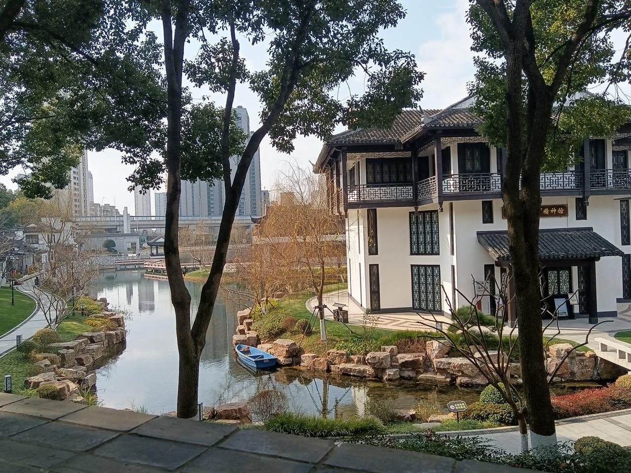 晒图笔记大赛现在的人造美景，也越来越以假乱真了，仿佛穿越到了那个年代！