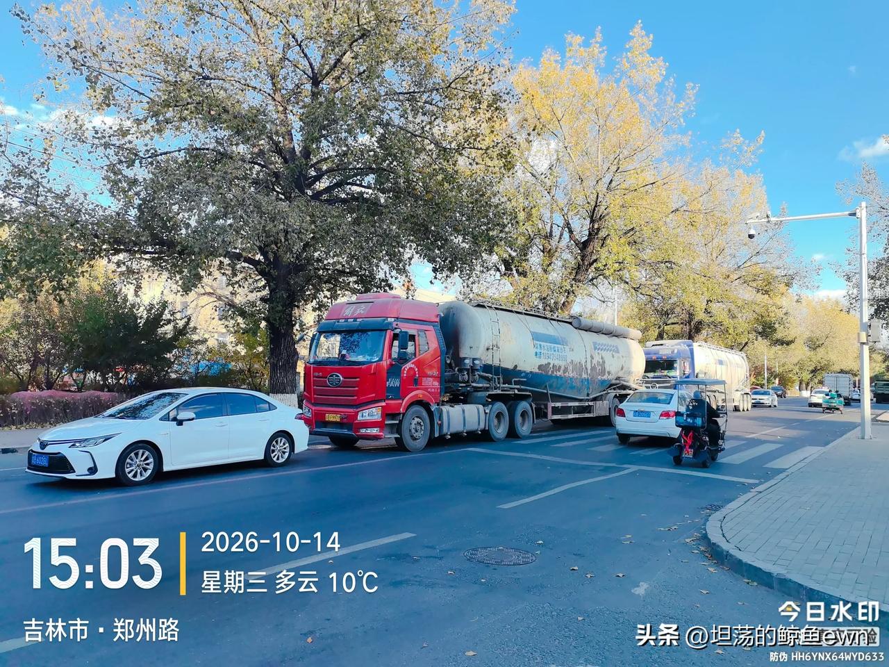 一个城市的经济发展如何？与这个城市高速进出口有多少大型货车与罐车进出数量有一定关