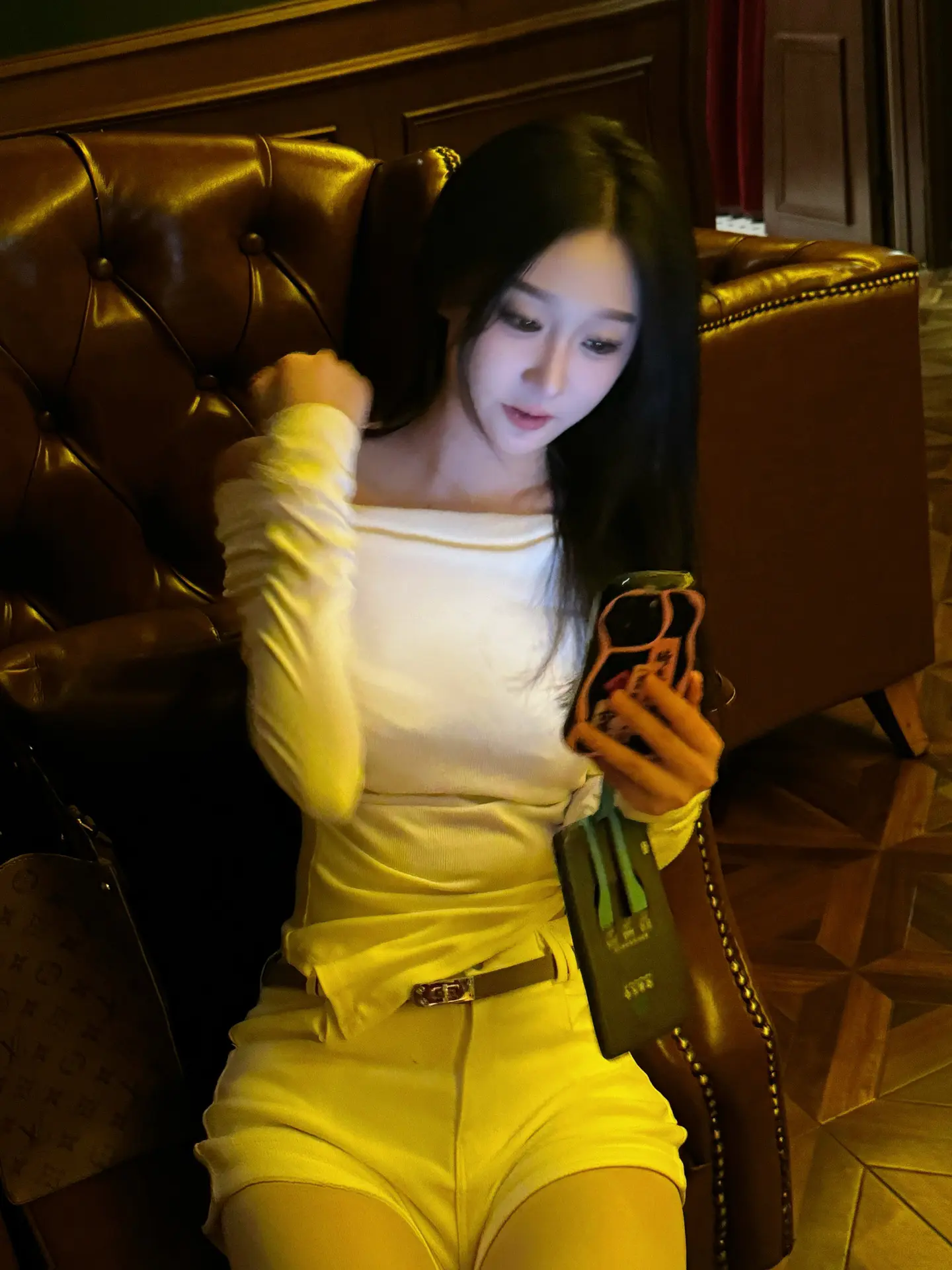 别因为 半路杀出来的小花 就不要了你辛苦养大的玫瑰