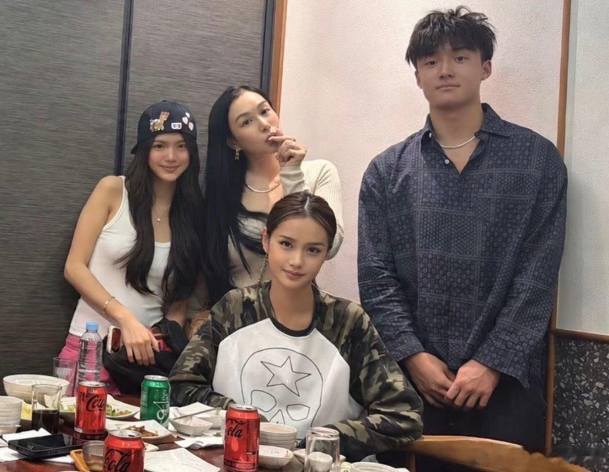 钟丽缇张伦硕与二女儿男友合照jaden带男友见家长 公开时间：2026年9月29