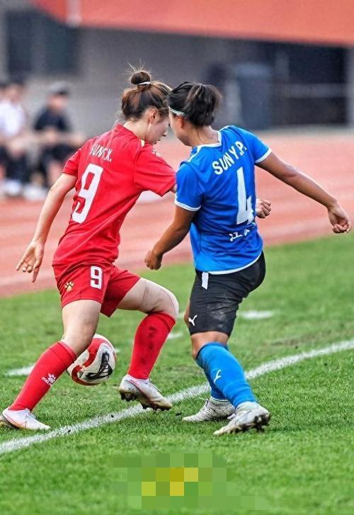 中国体育三大球逐个沦陷：

中国男足：一直在沦陷，从未想上岸。
中国男排：低调再