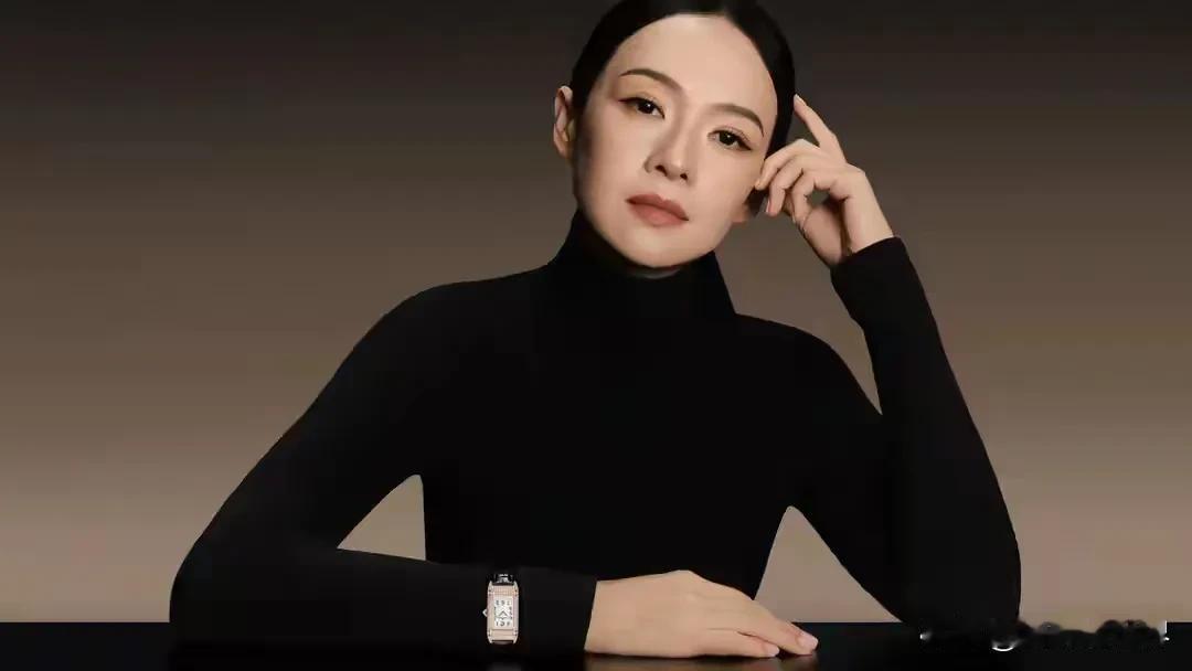 好巧不巧，就在同一天，章子怡成为积家全球代言人，赵丽颖成为纪梵希全球彩妆代言人[