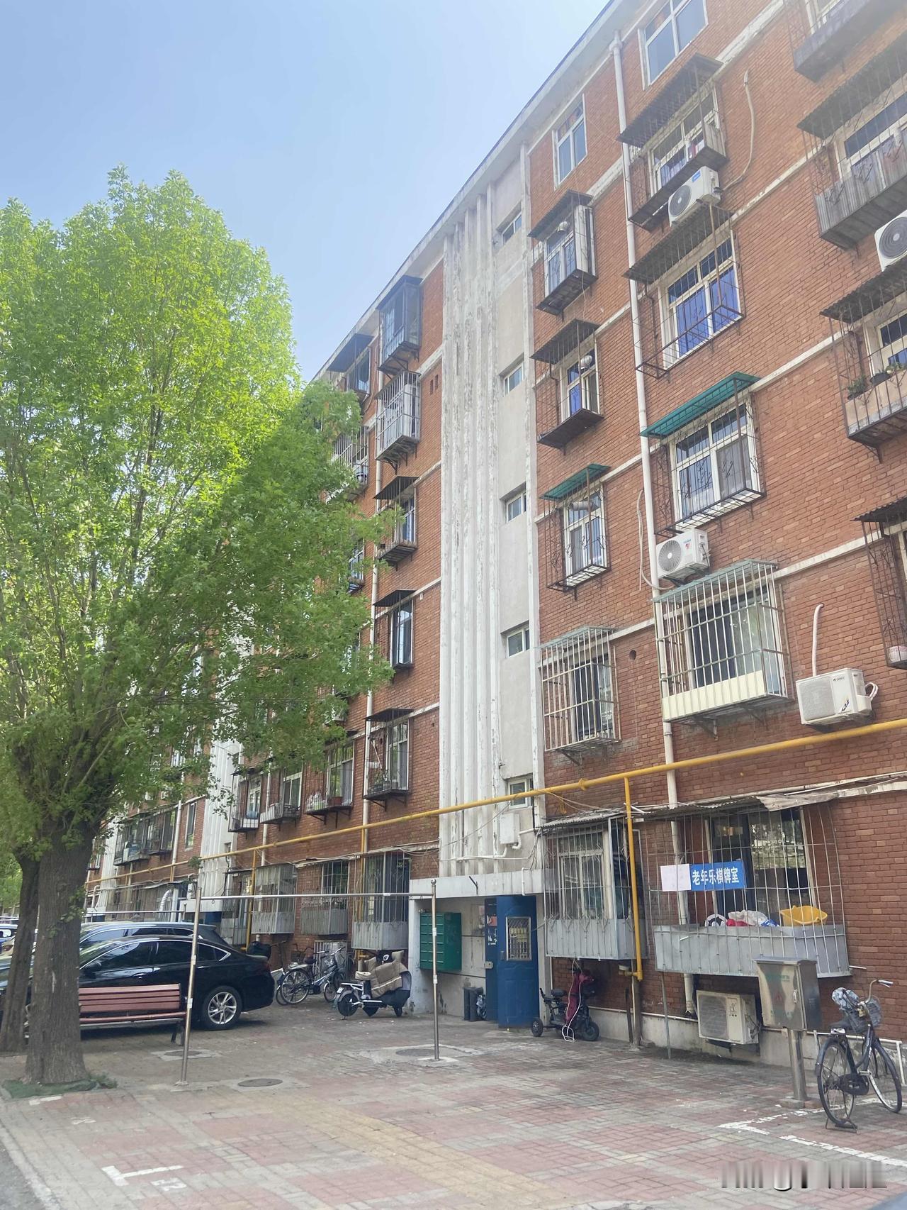 我感觉老破小楼房，推行原拆原建不太容易！
虽然我特别期待老破小楼房能够实行原拆原