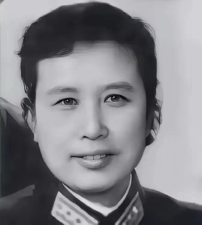 廖冰这名字，搁在当年的南洋华侨圈里，一提就知道是廖家那位大小姐。廖家做橡胶和锡矿