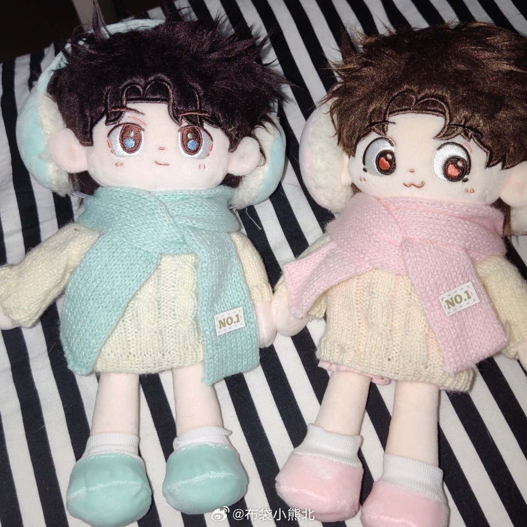 谁家好孩子冬天上半身毛衣下半身短裤的 