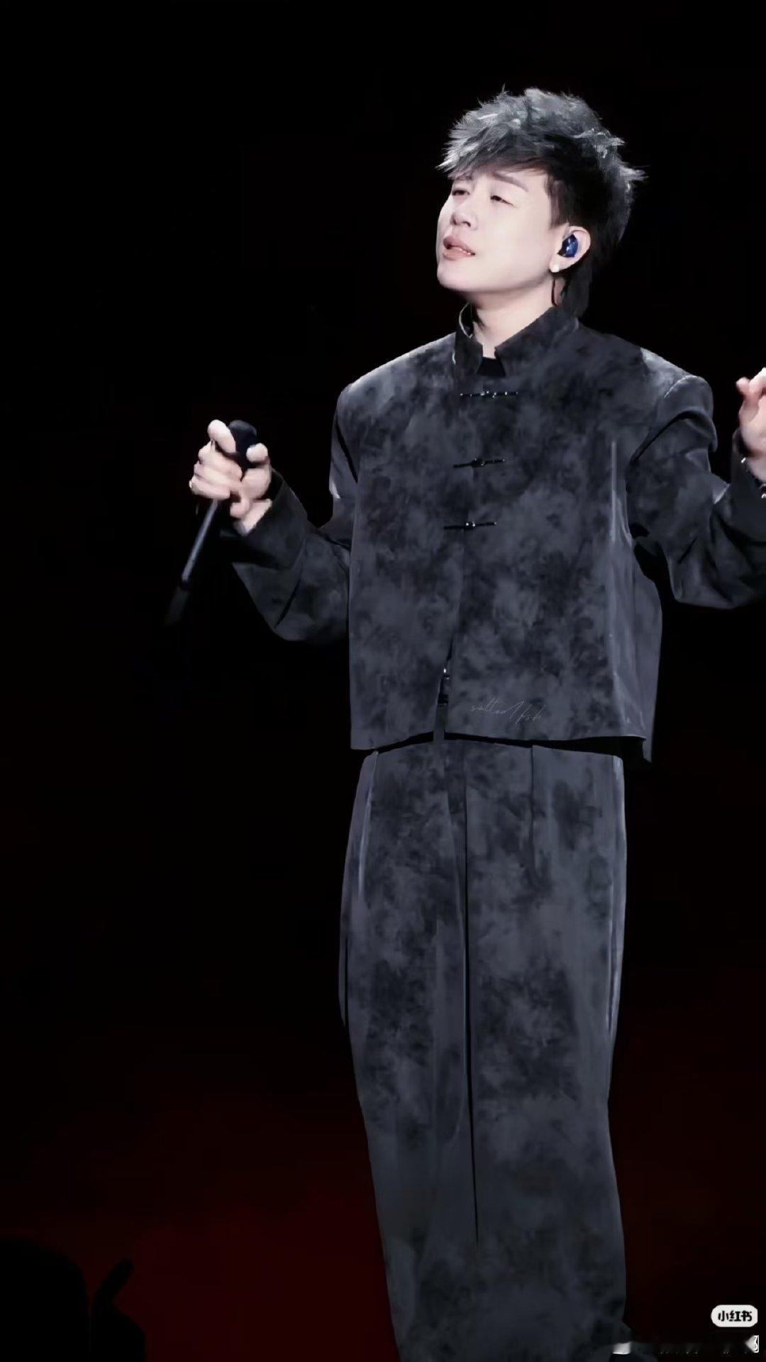 李小冉问胡彦斌你看见我不会跑调吗歌手直播歌手2026歌手直播欢乐多多，李小冉带着