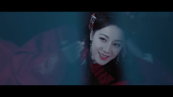 没人说过迪丽热巴这么会演戏精啊 贺思慕切换人设太丝滑！前秒杀神开大眼神淬冰，后秒