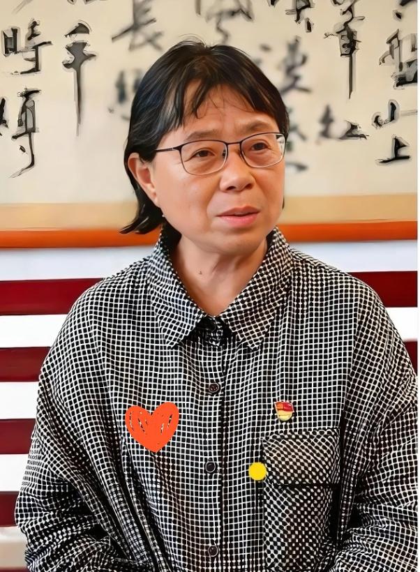 张桂梅校长的这份坚守，是大山女孩们的光啊！[比心][比心][比心][心][心]