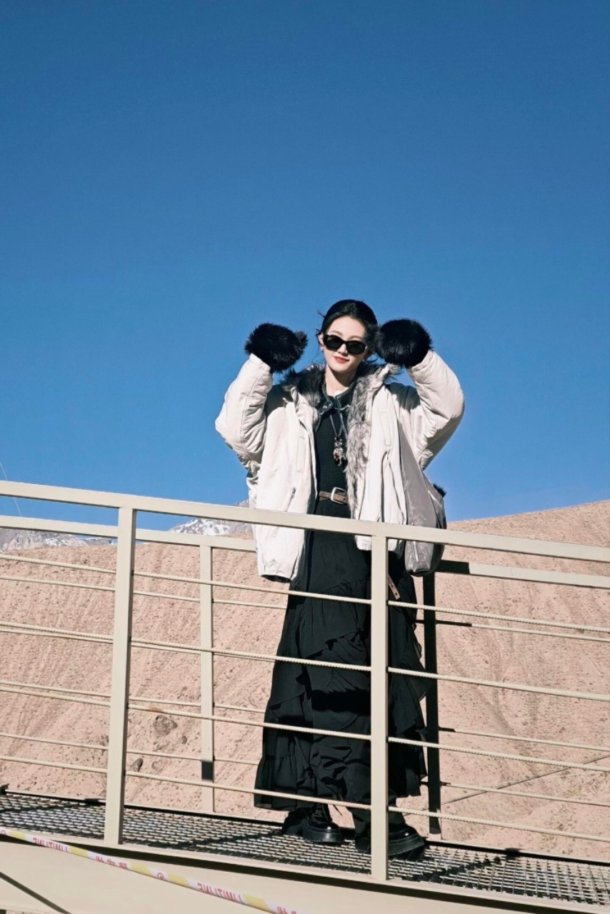 沈羽洁缺氧也消停不了一点 沈羽洁新疆vlog太有料！缺氧挡不住分享欲，碎碎念日常